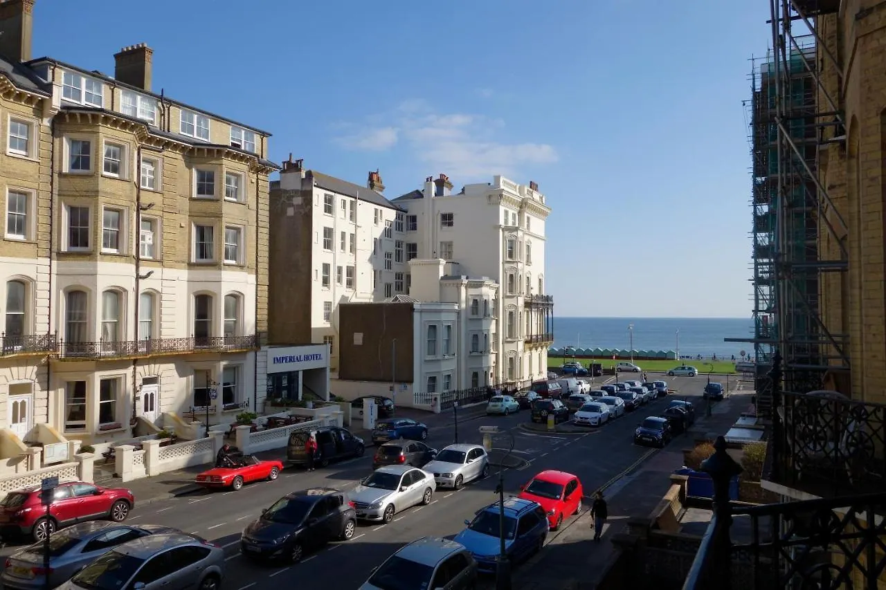 Spacious Hove Sea View Apartment