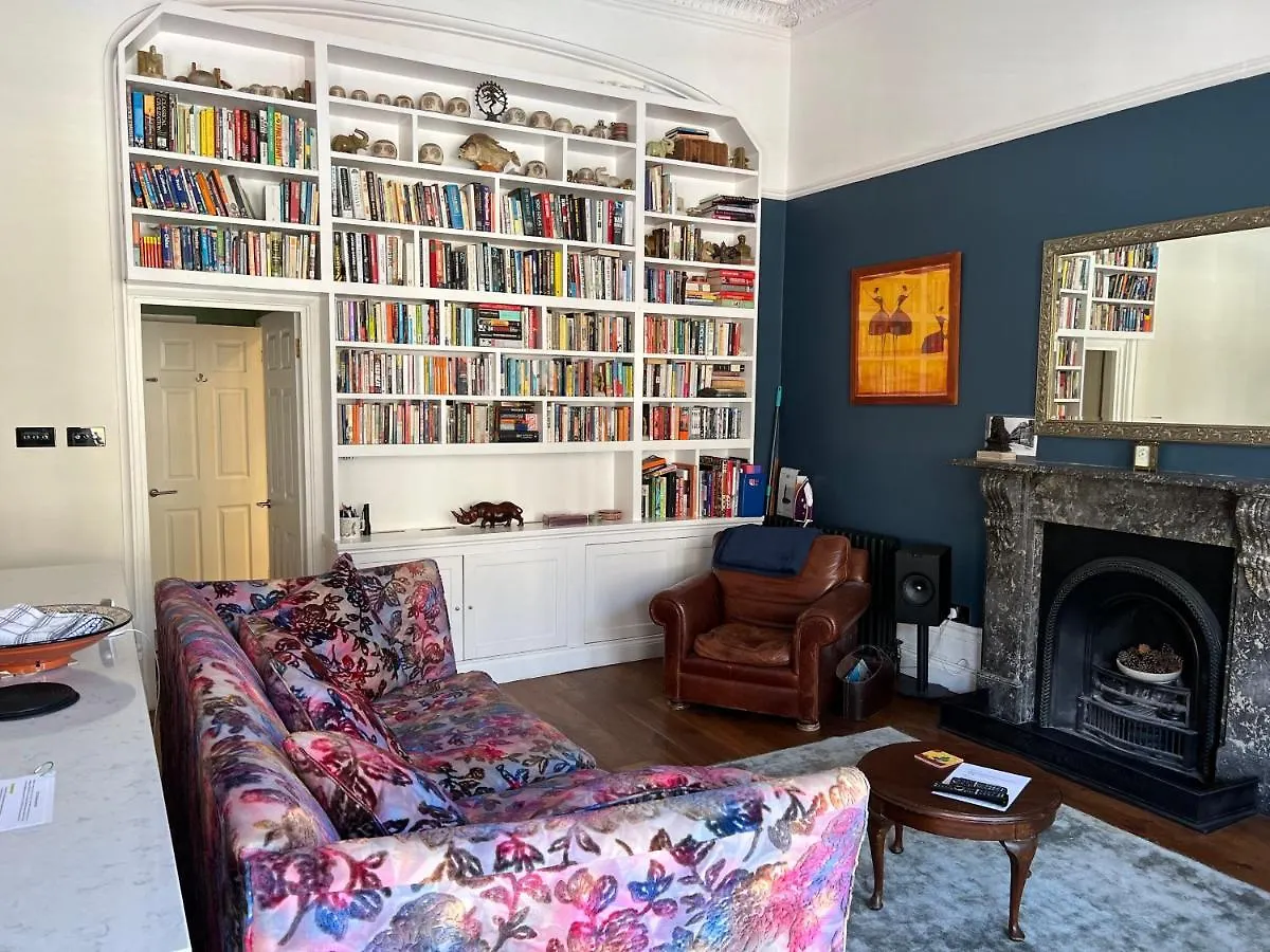 Spacious Hove Sea View Apartment