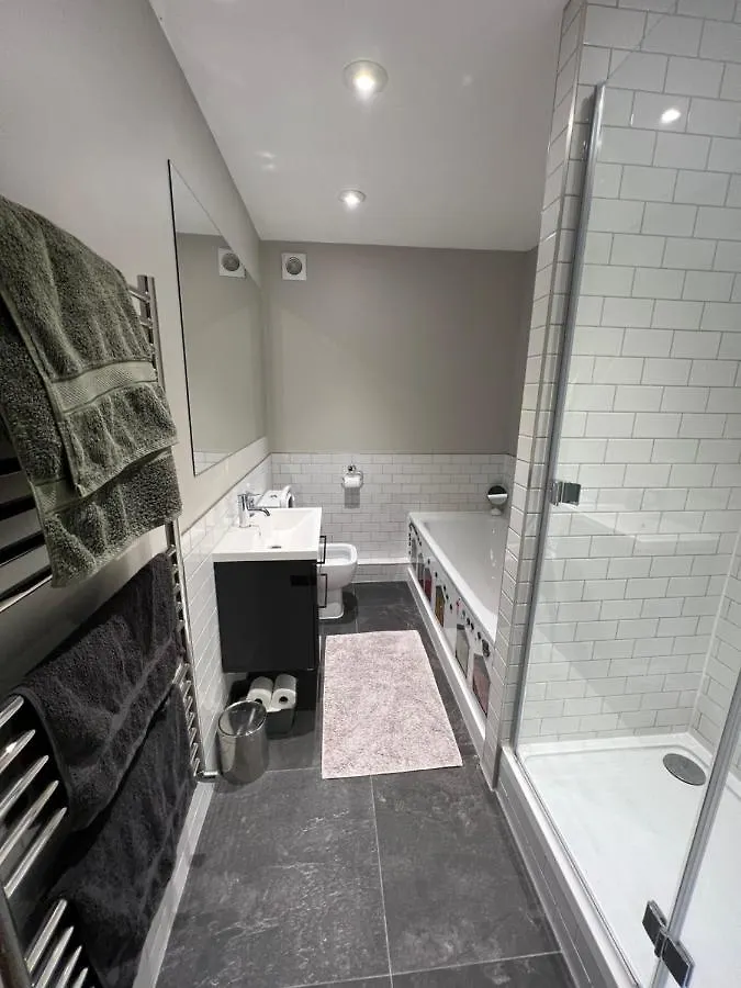 Spacious Hove Sea View Apartment